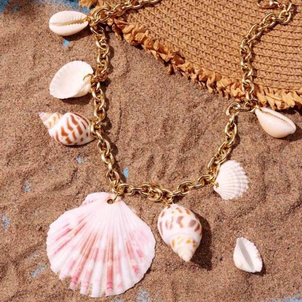 Striped Scallop Aquatic Shell Medley Tiger Conch Cowrie Cockle Streaked Necklace - Picture 6 of 6